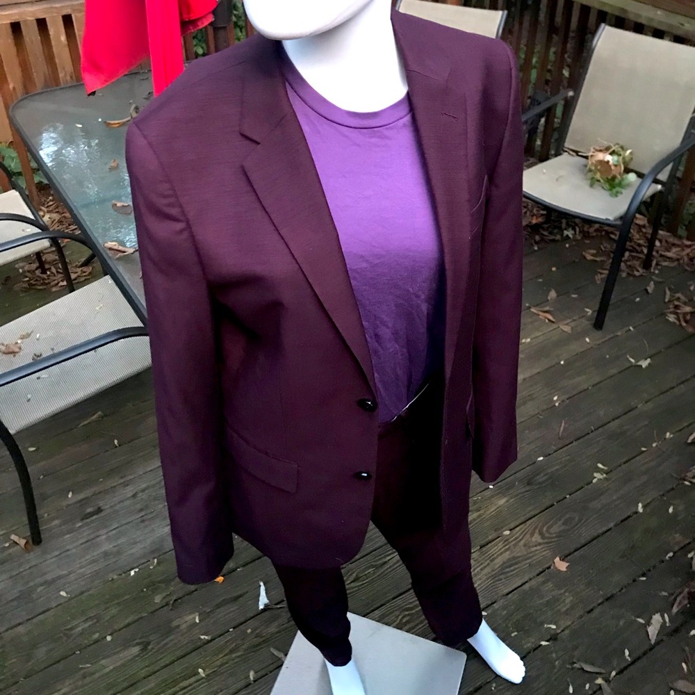 Burgundy Slim Suit 34R XS 30/32 or 30/30 Waist